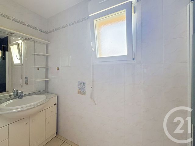 maison à louer - 4 pièces - 75.0 m2 - POMMERIT LE VICOMTE - 22 - BRETAGNE - Century 21 Le Calvez