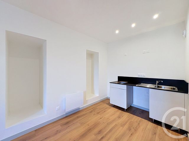 Appartement Studio à louer - 1 pièce - 33.37 m2 - GUINGAMP - 22 - BRETAGNE - Century 21 Le Calvez