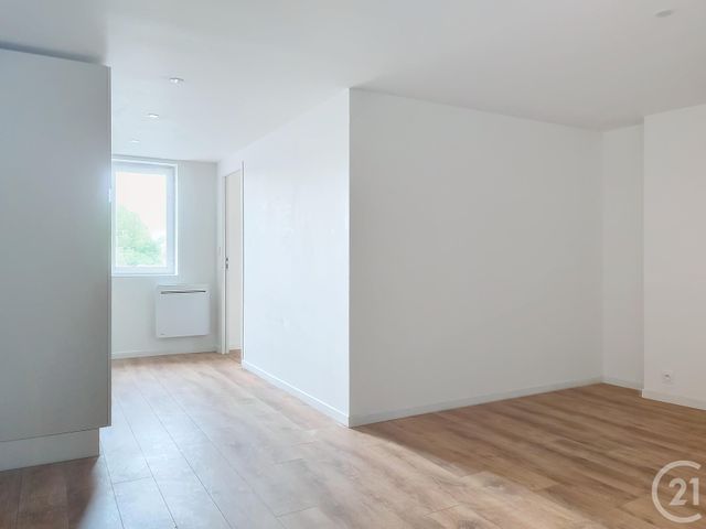 Appartement T2 à louer - 2 pièces - 30.82 m2 - GUINGAMP - 22 - BRETAGNE - Century 21 Le Calvez