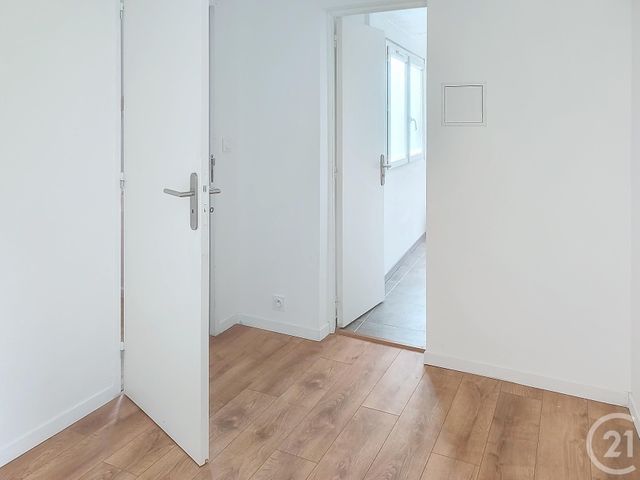 Appartement T2 à louer - 2 pièces - 30.82 m2 - GUINGAMP - 22 - BRETAGNE - Century 21 Le Calvez