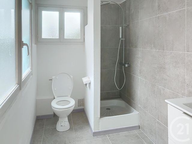 Appartement T2 à louer - 2 pièces - 30.82 m2 - GUINGAMP - 22 - BRETAGNE - Century 21 Le Calvez