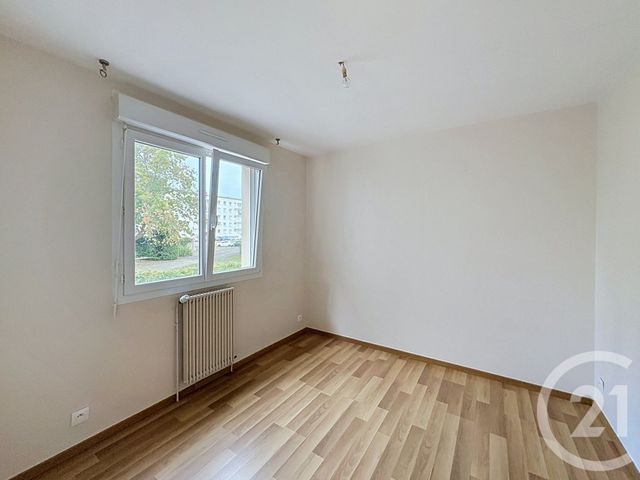 Appartement à louer - 3 pièces - 70.04 m2 - GUINGAMP - 22 - BRETAGNE - Century 21 Le Calvez