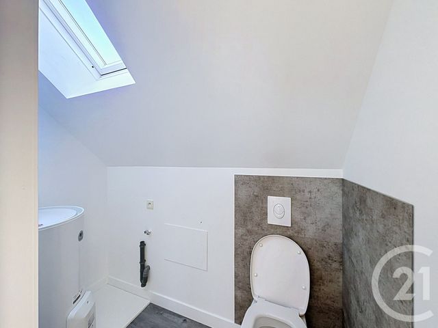 Appartement T3 à louer - 3 pièces - 29.42 m2 - GUINGAMP - 22 - BRETAGNE - Century 21 Le Calvez