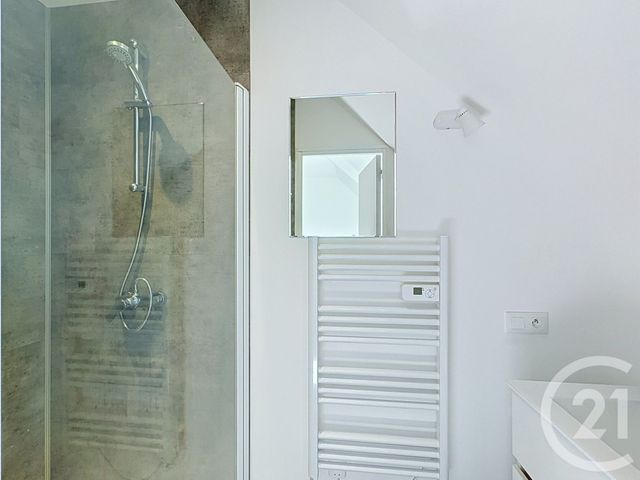 Appartement T3 à louer - 3 pièces - 29.42 m2 - GUINGAMP - 22 - BRETAGNE - Century 21 Le Calvez