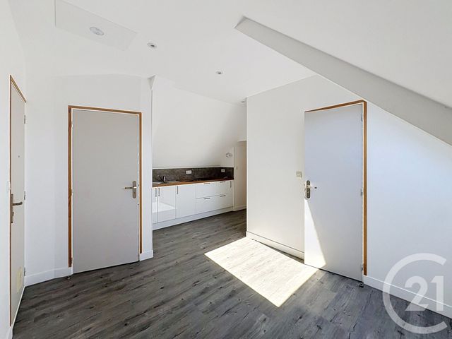 Appartement T3 à louer - 3 pièces - 29.42 m2 - GUINGAMP - 22 - BRETAGNE - Century 21 Le Calvez