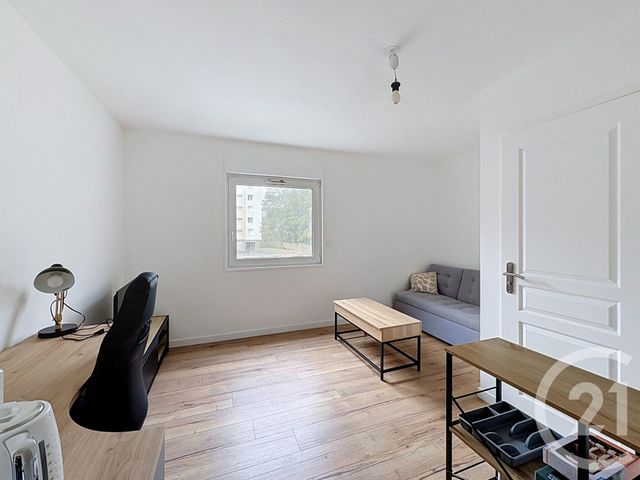 Appartement Studio à louer - 1 pièce - 17.83 m2 - GUINGAMP - 22 - BRETAGNE - Century 21 Le Calvez