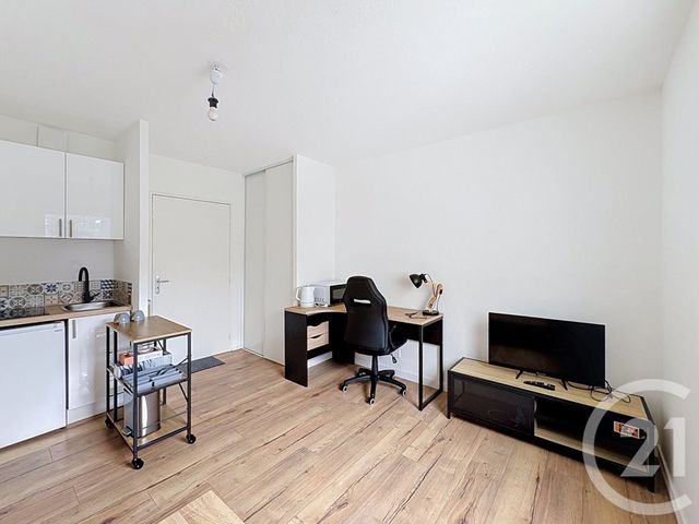 Appartement Studio à louer - 1 pièce - 17.83 m2 - GUINGAMP - 22 - BRETAGNE - Century 21 Le Calvez