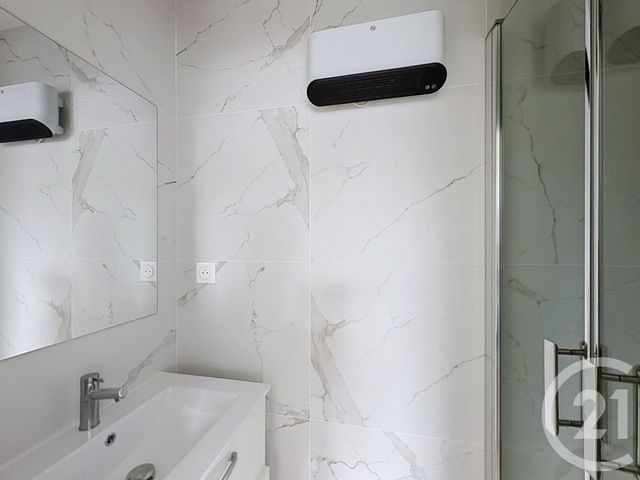 Appartement F2 à louer - 2 pièces - 28.34 m2 - GUINGAMP - 22 - BRETAGNE - Century 21 Le Calvez