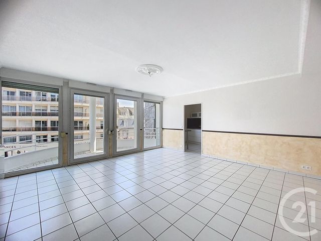 Afficher la photo en grand Appartement F3 à vendre - 4 pièces - 99.0 m2 - ST BRIEUC - 22 - BRETAGNE - Century 21 Le Calvez