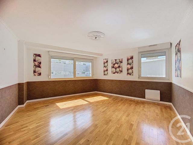 Afficher la photo en grand Appartement F3 à vendre - 4 pièces - 99.0 m2 - ST BRIEUC - 22 - BRETAGNE - Century 21 Le Calvez