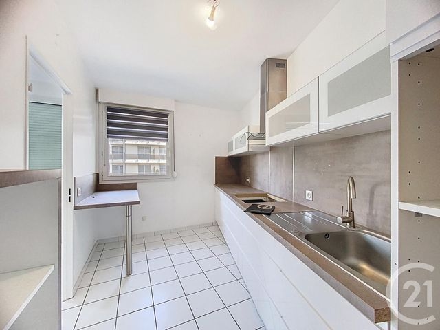 Afficher la photo en grand Appartement F3 à vendre - 4 pièces - 99.0 m2 - ST BRIEUC - 22 - BRETAGNE - Century 21 Le Calvez