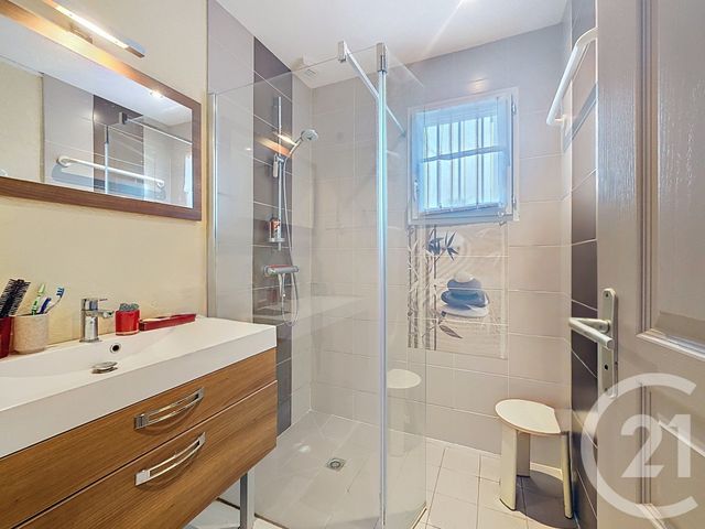 maison à vendre - 6 pièces - 131.0 m2 - TREGUIDEL - 22 - BRETAGNE - Century 21 Le Calvez