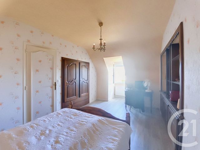 maison à vendre - 6 pièces - 131.0 m2 - CHATELAUDREN - 22 - BRETAGNE - Century 21 Le Calvez