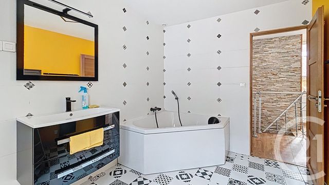 maison à vendre - 6 pièces - 130.0 m2 - CHATELAUDREN - 22 - BRETAGNE - Century 21 Le Calvez