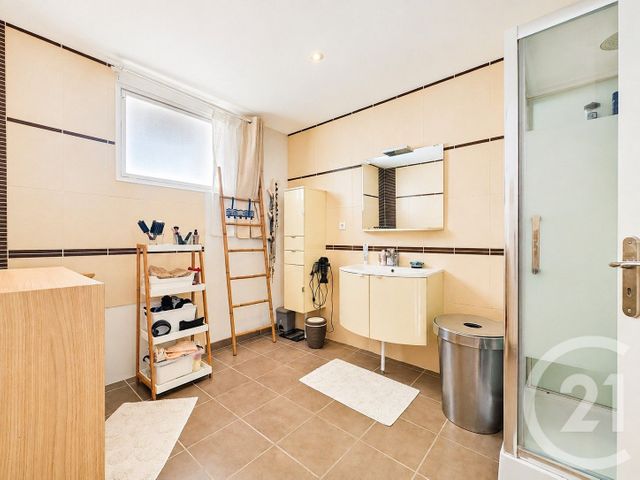 maison à vendre - 6 pièces - 141.0 m2 - CHATELAUDREN - 22 - BRETAGNE - Century 21 Le Calvez